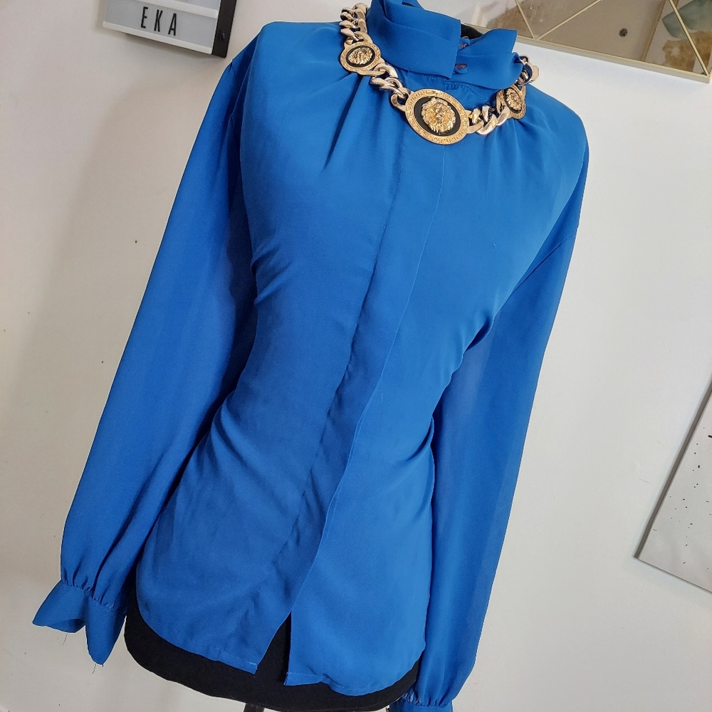 Blue button blouse - Picture 9 of 11